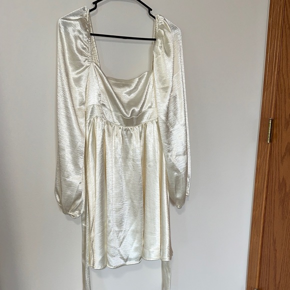 Ivory Square Neck Dress - Picture 3 of 4